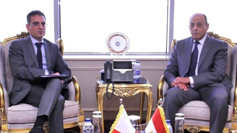 وزير الطيران وسفير