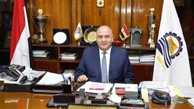 محافظ قنا: نولي اهتمامًا كبيرًا بتوفير المناخ المناسب للاستثمار بالمناطق الصناعية وخارجها