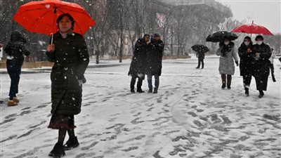 كوريا الجنوبية تتعرض لتساقط ثلوج كثيف وانخفاض شديد بدرجات الحرارة