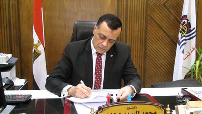 وكيل وزارة التربية والتعليم بقنا يعتمد جداول امتحانات الفصل الدراسي الأول