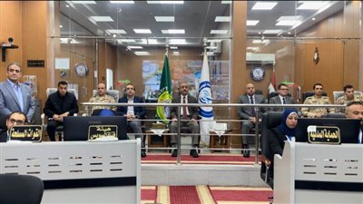 محافظ الإسماعيلية يستقبل لجنة متابعة جاهزية المعدات والآلات بالمحافظة