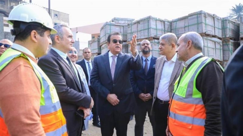 وزير الصحة في زيارته