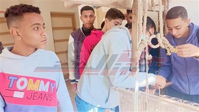 علمنى حرفة.. تدريب على تصنيع الكليم اليدوى بفوة فى كفر الشيخ