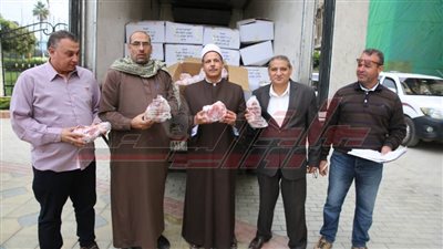 تسليم طنين لحوم صكوك الإطعام بالأوقاف إلي التضامن الاجتماعى لتوزيعها بكفر الشيخ