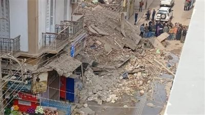 إصابة 5 أشخاص في انهيار منزل مكون من ثلاثة طوابق بالمنيا والمحافظ يتابع تداعيات الحادث