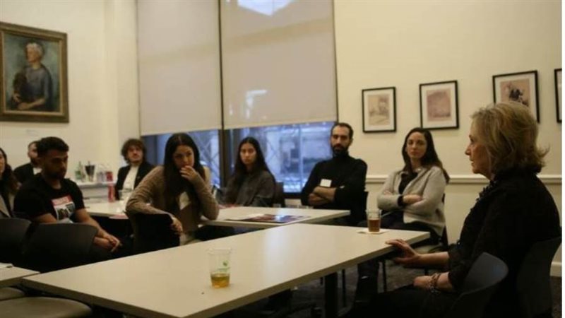 هيلاري خلال القاء