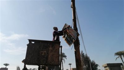 محافظ أسيوط: استمرار حملات مراجعة الإعلانات بالشوارع والميادين وإزالة غير المرخص