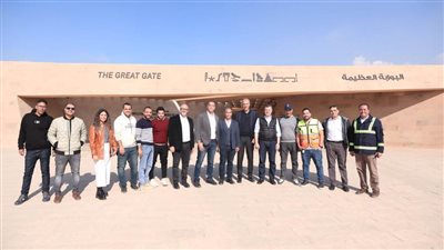 عيسى يتفقد آخر أعمال تطوير منطقة خدمات أهرامات الجيزة