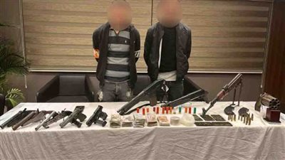 ضبط عنصرين يروجان للمخدرات على الإنترنت