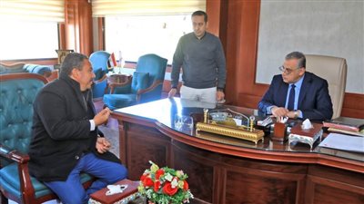 محافظ سوهاج يوجه باتخاذ الإجراءات اللازمة لعلاج بعض الحالات مجانًا 