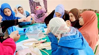 مُلتقى الفتيات للحرف اليدوية فرصة لتأهيلهن لبدء مشروع صغير 