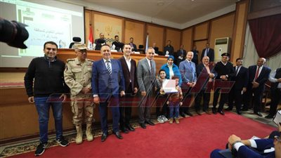 محافظ كفر الشيخ يكرم 53 متميزًا من أبناء المحافظة 