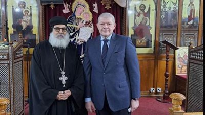 السفير المصري في بغداد يثمن العلاقات والتنسيق القائم مع الكنيسة القبطية في العراق