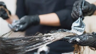 عاجل.. دراسة: استخدام مستحضرات فرد الشعر مرتبط بزيادة مخاطر سرطان الرحم لدى السيدات