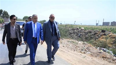 محافظ سوهاج يتابع جهود مديرية الري في أعمال تغطية ترعة أخميم الغربية بقرية 