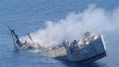 عاجل.. سفينة تابعة للبحرية الإندونيسية تُبعد قاربا يحمل أشخاصا من الروهينجا