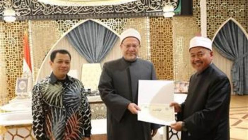 مفتي الجمهورية يشهد