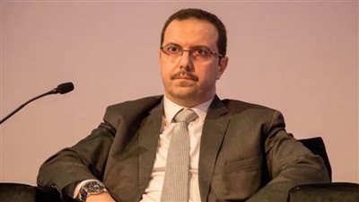 نائب المجتمعات العمرانية: التقديم إلكترونيًا للحصول على تراخيص حق الاستغلال الإعلاني بالقاهرة الجديدة