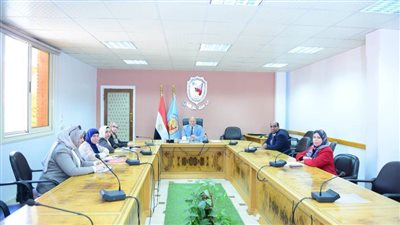 مركز الأبحاث المركزي بكلية الطب في سوهاج يعقد اجتماعه الأول
