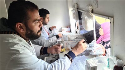 الكشف على ١٦٥٣ مواطنًا فى قافلة 