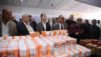 توافر احتياجات المواطنين بمعرض السلع الأساسية المخفضة بكفر الشيخ