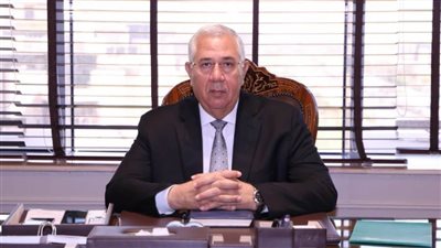 القصير يتابع حصر القمح ومنظومة الأسمدة مع قيادات الوزارة