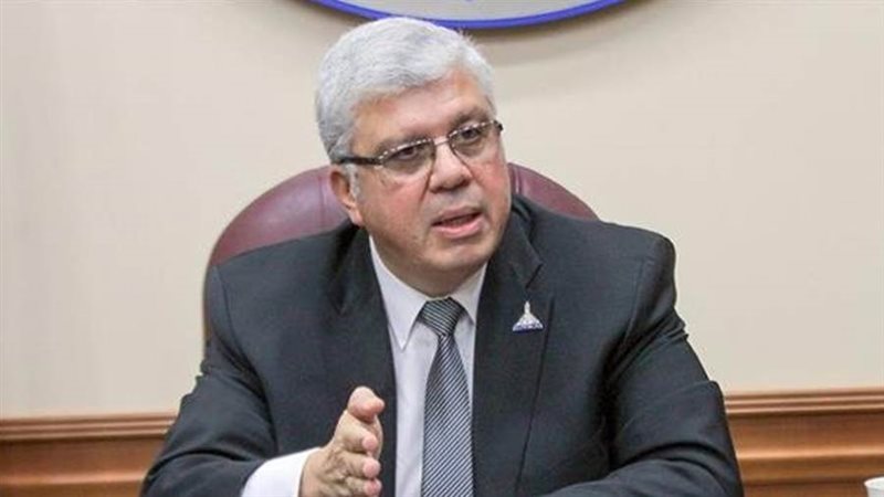 الدكتور أيمن عاشور