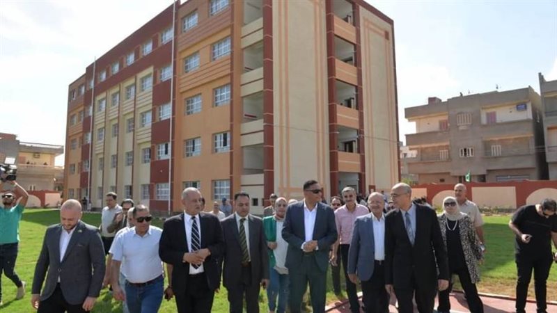 افتتاح إحدى المدارس