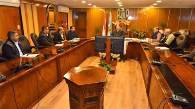 محافظ أسيوط يستعرض مقترحات مشروعات الخطة الاستثمارية لمنفلوط وحي شرق للعام المالي 2024- 2025 