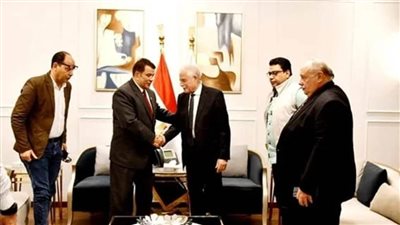 محافظ جنوب سيناء يبحث استعدادات إقامة بطولة كأس العالم للقوة البدنية بشرم الشيخ