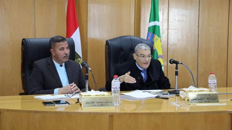 محافظ المنيا خلال