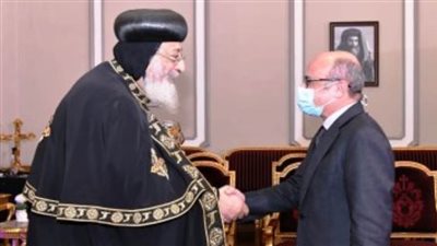وزير العدل يهنئ قداسة البابا تواضروس بعيد الميلاد المجيد