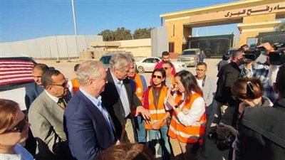 الوفد الأمريكي من أمام معبر رفح: الآلاف بغزة يحتاجون كميات كبيرة من الماء والغذاء والكهرباء والعناية الطبية