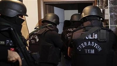 تركيا تعتقل 15 شخصًا بتهم 