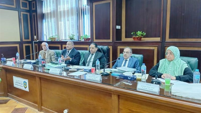 لجنة خماسية لإختيار