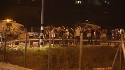 مستعمرون يهاجمون منازل المواطنين في مسافر يطا جنوب الخليل