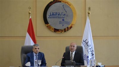  وزير النقل يبحث تعظيم وتوطين صناعة بناء واصلاح السفن في مصر