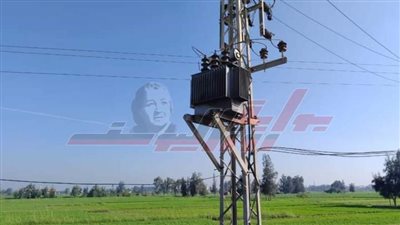 صيانة محولات وأعمدة الكهرباء بشوارع كفر الشيخ