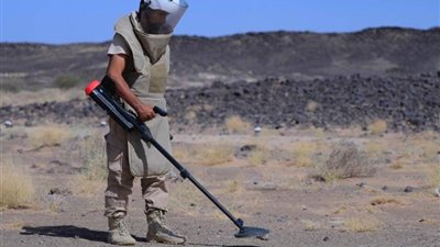 مركز الملك سلمان للإغاثة ينتزع 725 لغمًا عبر مشروع 