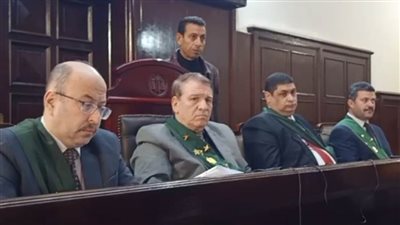 مصاب بانفصام.. جنايات المنصورة تناقش التقرير الطبي للمتهم بالتخلص من جاره داخل مسجد 