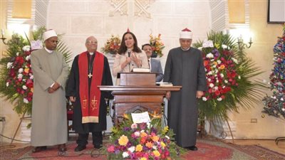 نائب محافظ البحيرة تقدم التهنئة للقس أمجد أيوب بمناسبة عيد الميلاد المجيد