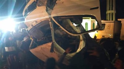 مصرع 5 أشخاص وإصابة أخرين فى حادث انقلاب 