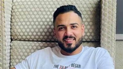 الكاتب عمرو درة يحث الشباب على الاطلاع والقراءة لتنمية ثقافتهم 