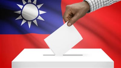 الناخبون في تايوان يدلون بأصواتهم في الانتخابات الرئاسية والتشريعية