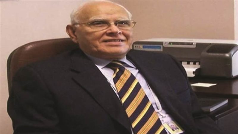 السفير الدكتور منير