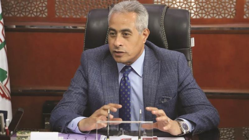وزير العمل حسن شحاته