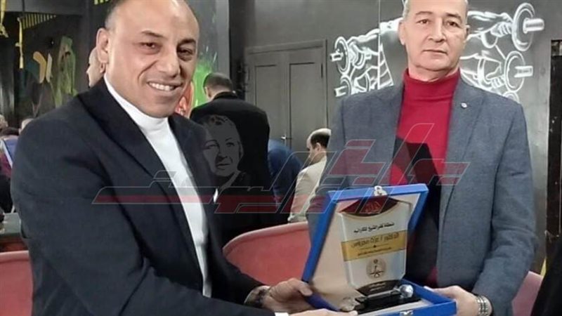 إهداء الدرع