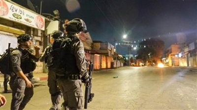 عاجل.. مواجهات بين الفلسطينيين وقوات الاحتلال الإسرائيلي المُقتحمة لمناطق مُتفرقة بالضفة الغربية