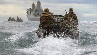 عاجل.. البحرية الأمريكية تفقد اثنين من بحارتها قبالة سواحل الصومال 