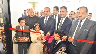   وزير الاتصالات ومحافظ أسيوط يفتتحان مكتب بريد أسيوط معاشات بالمحطة بعد تطويره